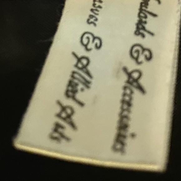 Black and Gold Silk Scarf - Picture 5 of 6